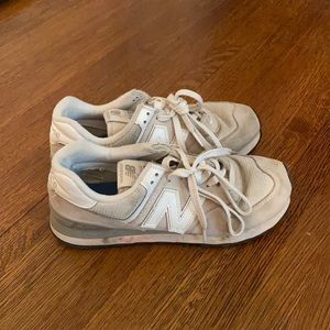 Women’s new balance shoes